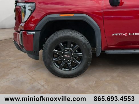 Used 2024 GMC Sierra 2500 AT4 w/ AT4 Premium Plus Package AWD/4WD image 9