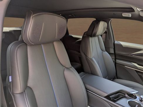 New 2026 Cadillac Lyriq V image 19