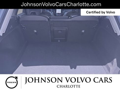 Used 2025 Volvo XC60 B5 Core AWD/4WD image 12
