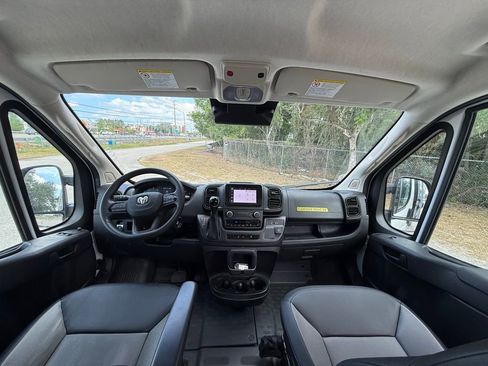 Used 2025 RAM ProMaster 2500 w/ Convenience Group FWD image 16