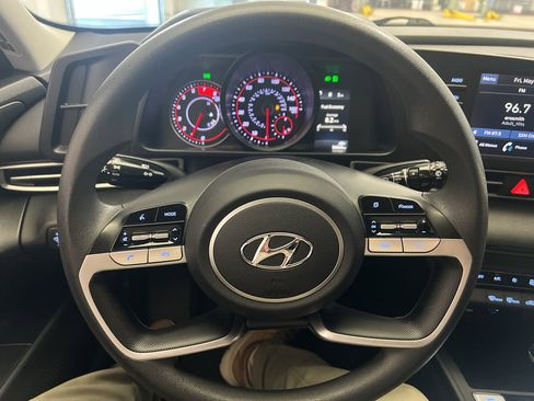 Used 2021 Hyundai Elantra SEL FWD image 14