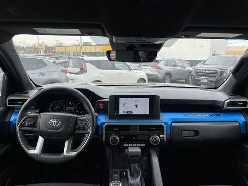 Used 2025 Toyota Tacoma TRD Off-Road AWD/4WD image 32