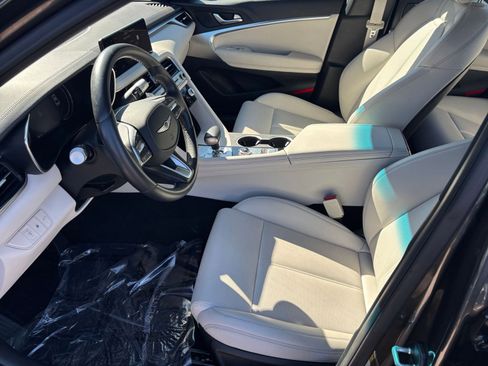 Used 2025 Genesis G70 2.5T image 27
