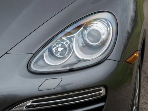 Used 2013 Porsche Cayenne Diesel AWD/4WD image 23
