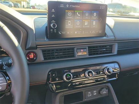 Certified 2025 Honda Pilot TrailSport image 29