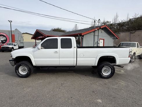 Used 2000 Chevrolet Silverado 2500 LT w/ Firm Ride Suspension Pkg image 12