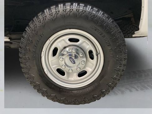 Used 2015 Ford F250 XL w/ Power Equipment Group image 13