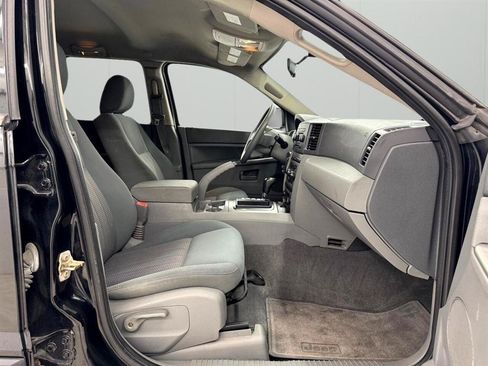 Used 2007 Jeep Grand Cherokee Laredo RWD image 16