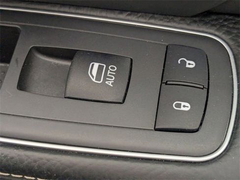 Used 2019 RAM 2500 Limited image 37