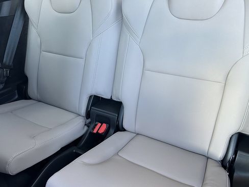 Certified 2026 Volvo XC90 B6 Plus w/ Protection Package Premier AWD/4WD image 18
