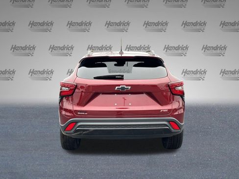 Certified 2024 Chevrolet Trax RS w/ Sunroof Package image 9