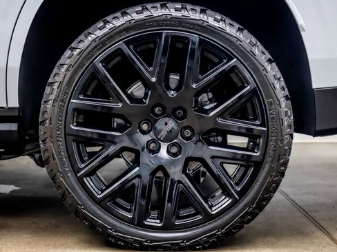 Used 2026 GMC Yukon Denali Ultimate AWD/4WD image 37