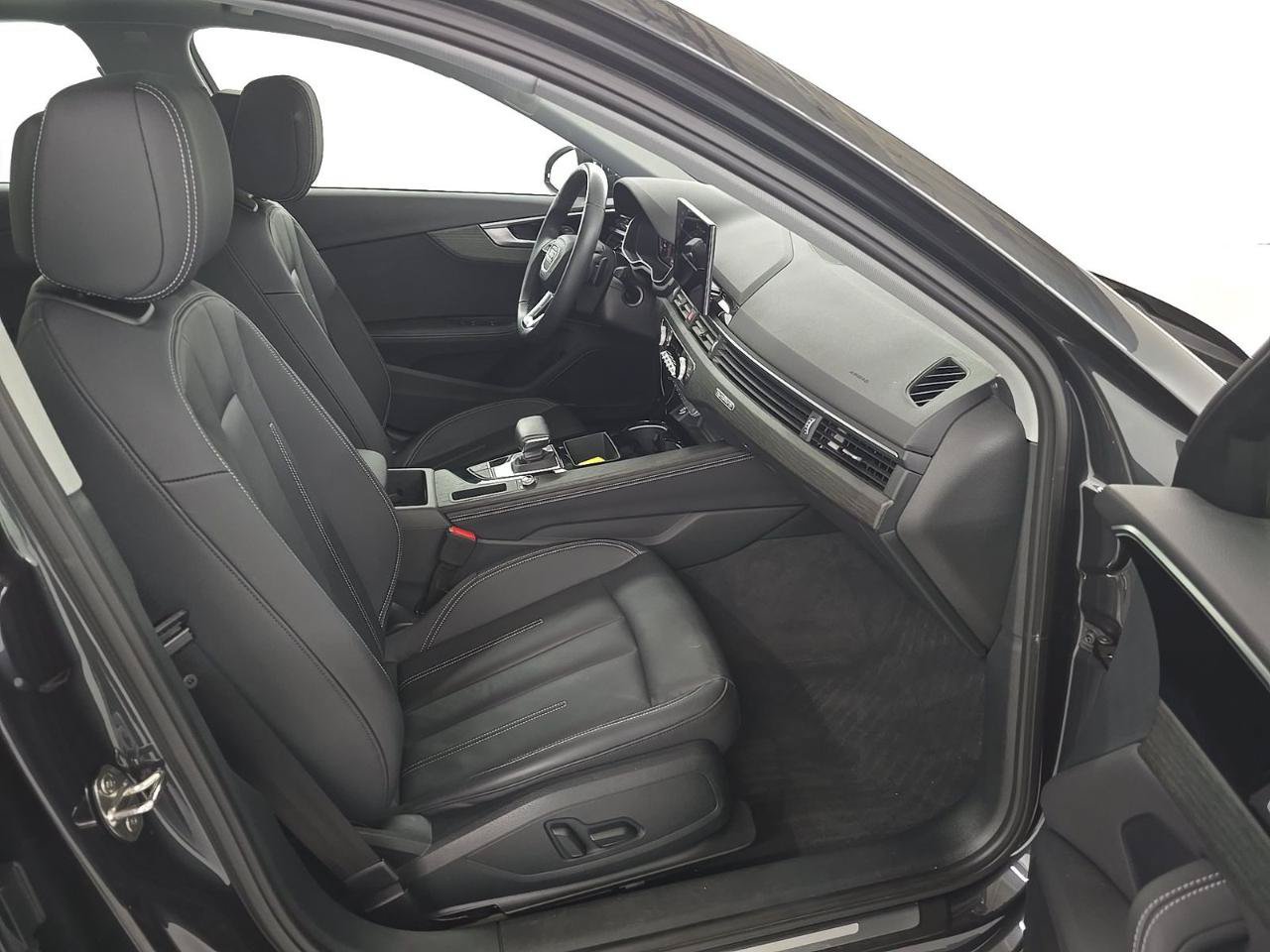 Used 2023 Audi A4 2.0T Premium Plus w/ Premium Plus Package AWD/4WD image 6