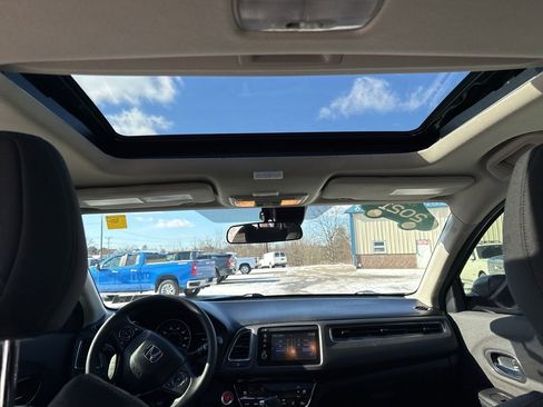 Used 2021 Honda HR-V EX image 19