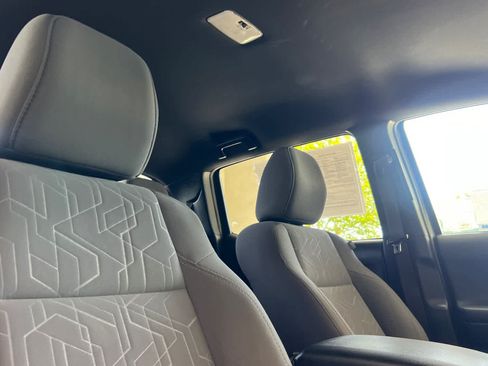 Used 2018 Toyota Tacoma TRD Off-Road w/ Technology Package RWD image 16