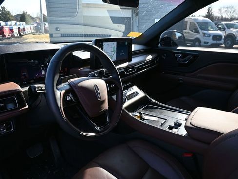 Used 2025 Lincoln Aviator Reserve w/ Illumination Package image 22