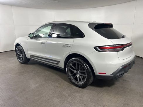 Certified 2023 Porsche Macan Turbo image 3