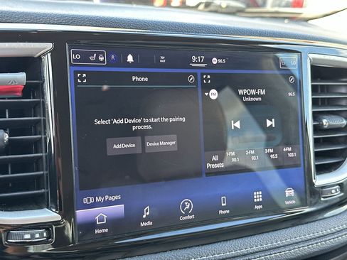 Used 2021 Chrysler Pacifica Touring-L image 12