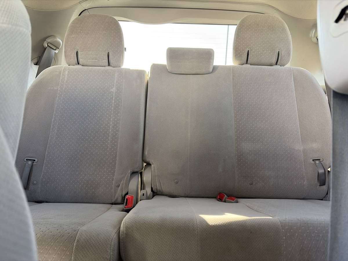 Used 2015 Toyota Sienna LE FWD image 6
