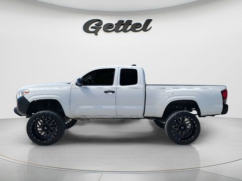 Used 2022 Toyota Tacoma SR image 8