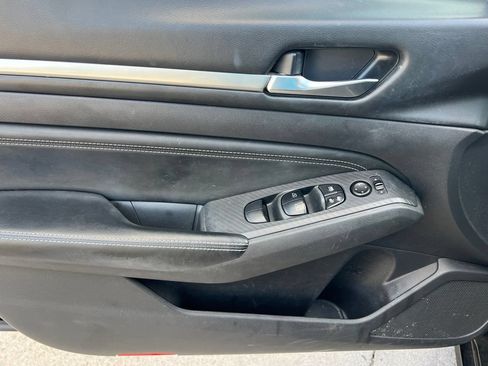 Used 2019 Nissan Altima 2.5 SL FWD image 12