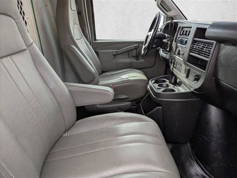 Used 2020 Chevrolet Express 3500 w/ Driver Convenience Package image 21