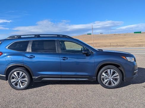 Used 2022 Subaru Ascent Limited w/ Technology Package image 6