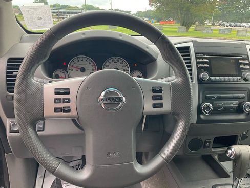 Used 2014 Nissan Frontier Desert Runner RWD image 24
