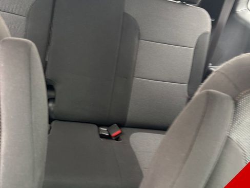 Used 2020 Chevrolet Traverse LT image 21