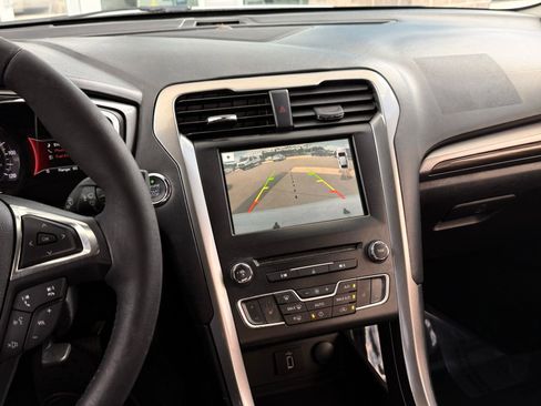 Used 2018 Ford Fusion SE w/ Equipment Group 602A FWD image 32