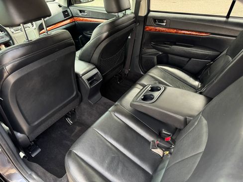 Used 2010 Subaru Outback 3.6R Limited AWD/4WD image 18