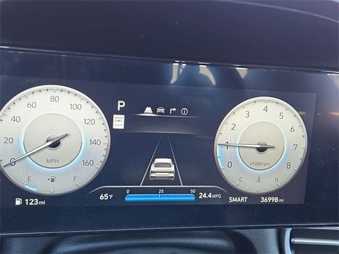 Certified 2024 Hyundai Elantra SEL image 8