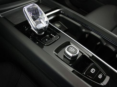 New 2026 Volvo XC60 T8 Plus w/ Climate Package PRO image 7