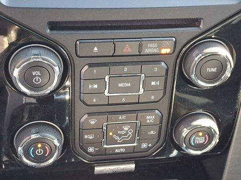 Used 2014 Ford F150 Limited image 9