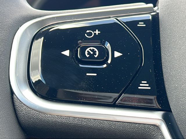 New 2027 Volvo XC90 T8 Plus AWD/4WD image 13