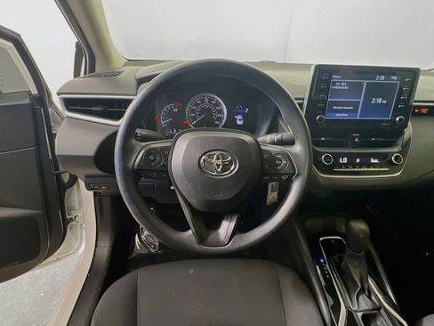 Used 2021 Toyota Corolla LE image 13