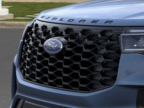 Used 2025 Ford Explorer ST-Line image 17