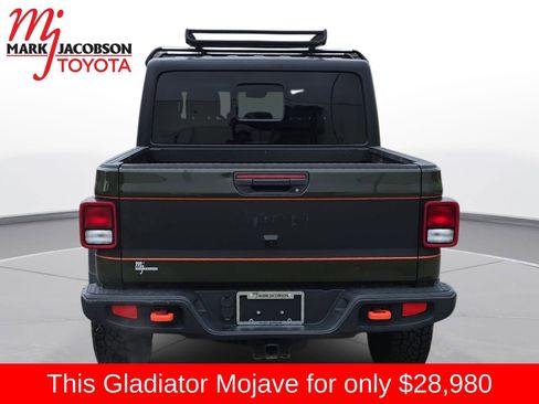 Used 2022 Jeep Gladiator Mojave image 12