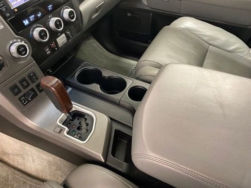 Used 2011 Toyota Sequoia Platinum image 22