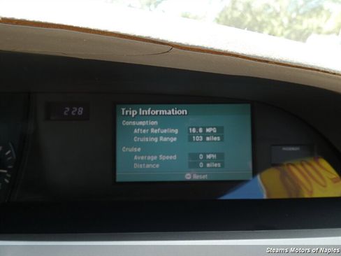 Used 2005 Toyota Avalon Limited image 27