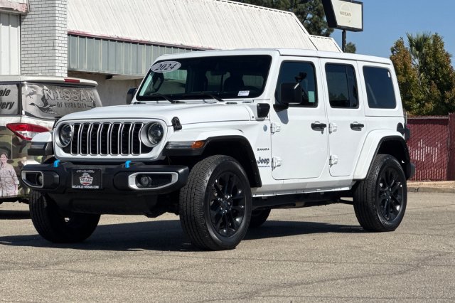 Used 2024 Jeep Wrangler Unlimited Sahara AWD/4WD image 8