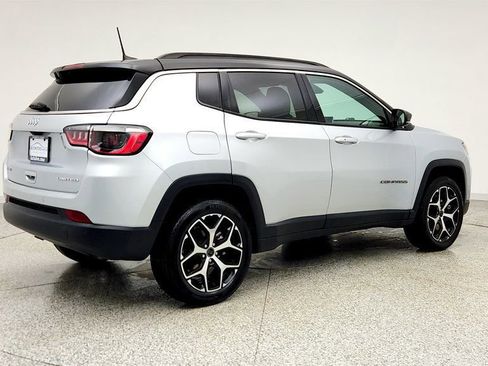 Used 2025 Jeep Compass Limited image 5