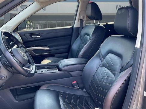 Used 2023 Nissan Pathfinder Platinum FWD image 20