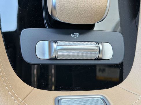 New 2026 Mercedes-Benz GLS 450 4MATIC image 21