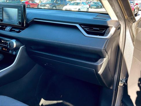 Used 2022 Toyota RAV4 XLE image 13