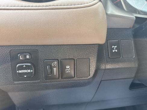 Used 2013 Toyota RAV4 XLE AWD/4WD image 12