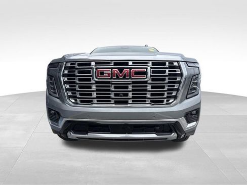 Used 2025 GMC Yukon XL Denali AWD/4WD image 2