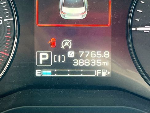 Used 2021 Subaru Crosstrek 2.0i Premium w/ Moonroof Package image 12