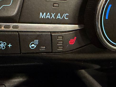Used 2022 Ford Escape SE w/ SE Sport Appearance Package AWD/4WD image 19