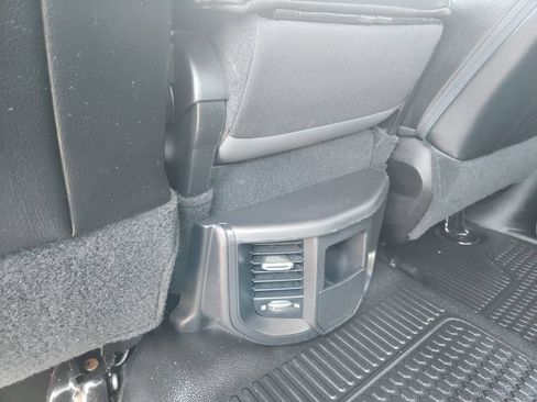 Used 2019 RAM 2500 Tradesman w/ Chrome Appearance Group AWD/4WD image 32